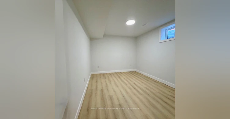 Lower-293 Glebemount Avenue, Toronto, ON, M4C 3V4 - 11