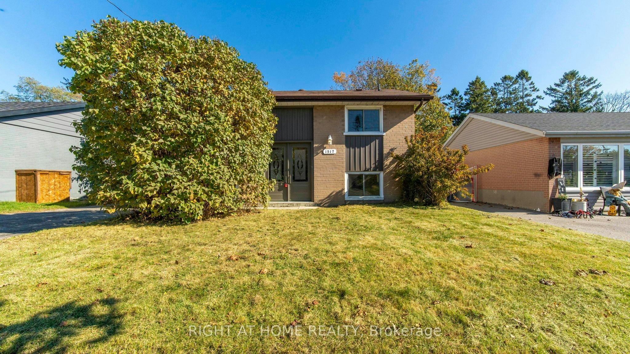 1517 Oxford Street, Oshawa, ON, L1J 3X2
