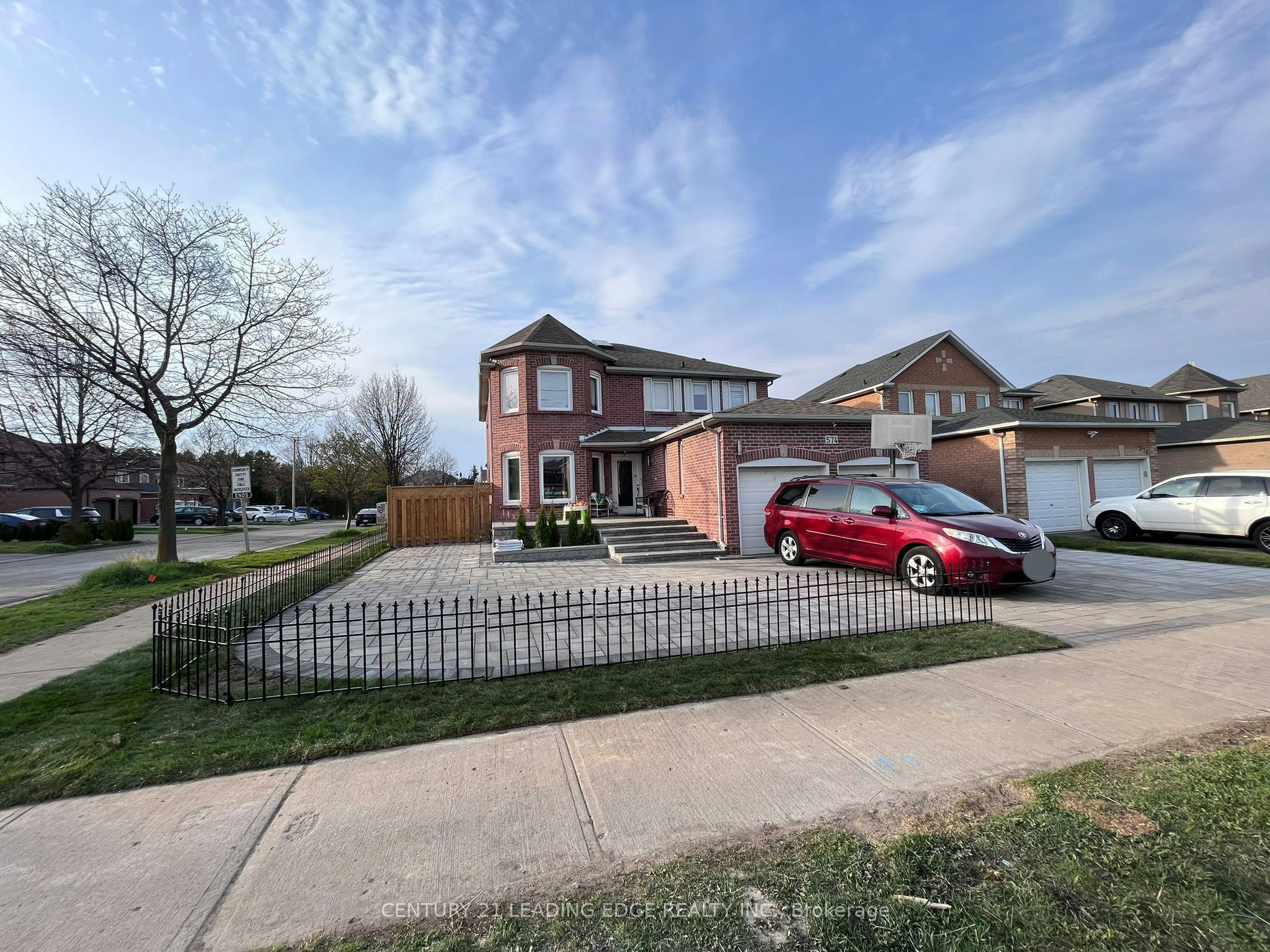 574 Strouds Lane, Pickering, ON, L1V 4S8