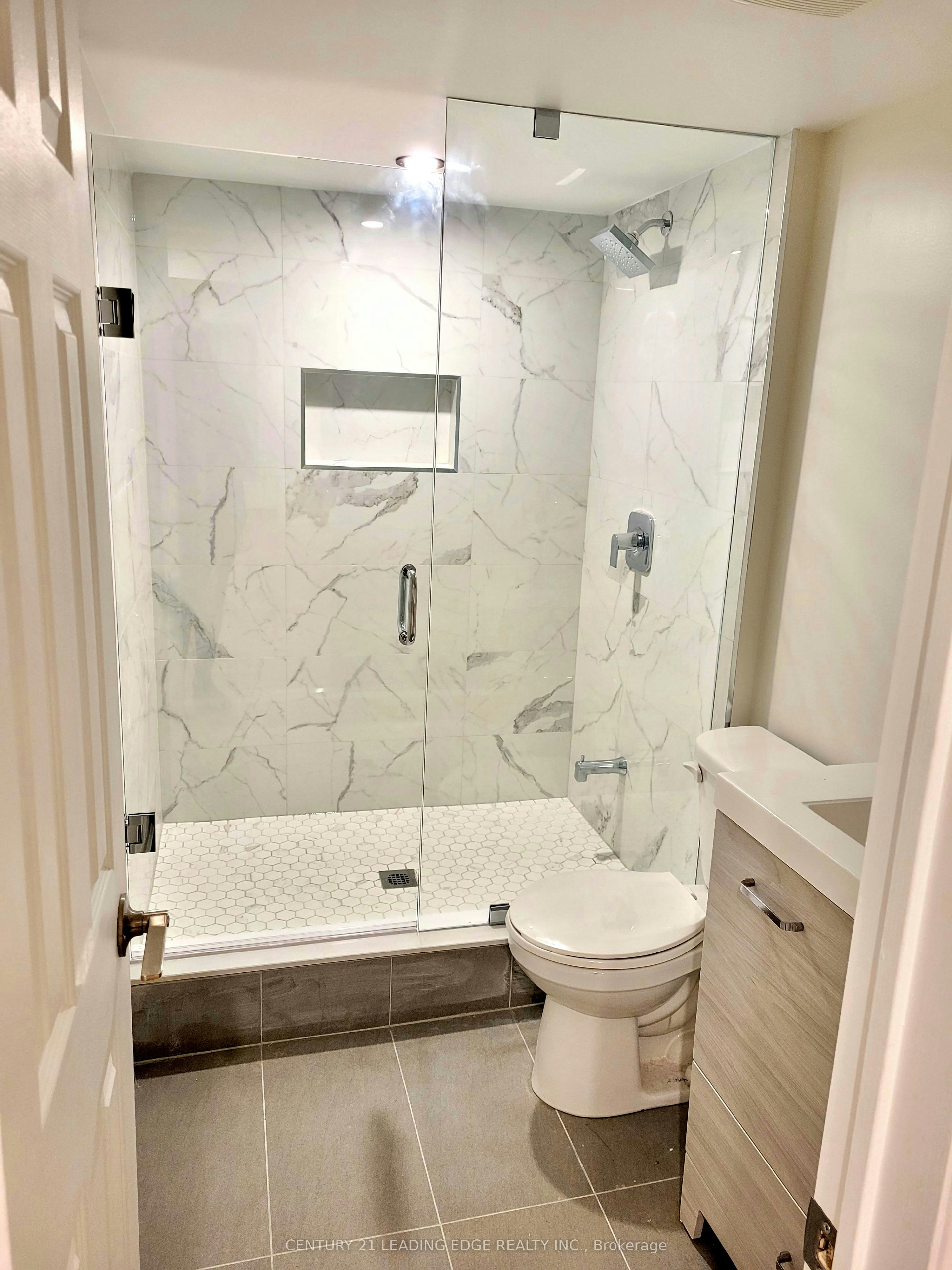 574 Strouds Lane, Pickering, ON, L1V 4S8 - 3