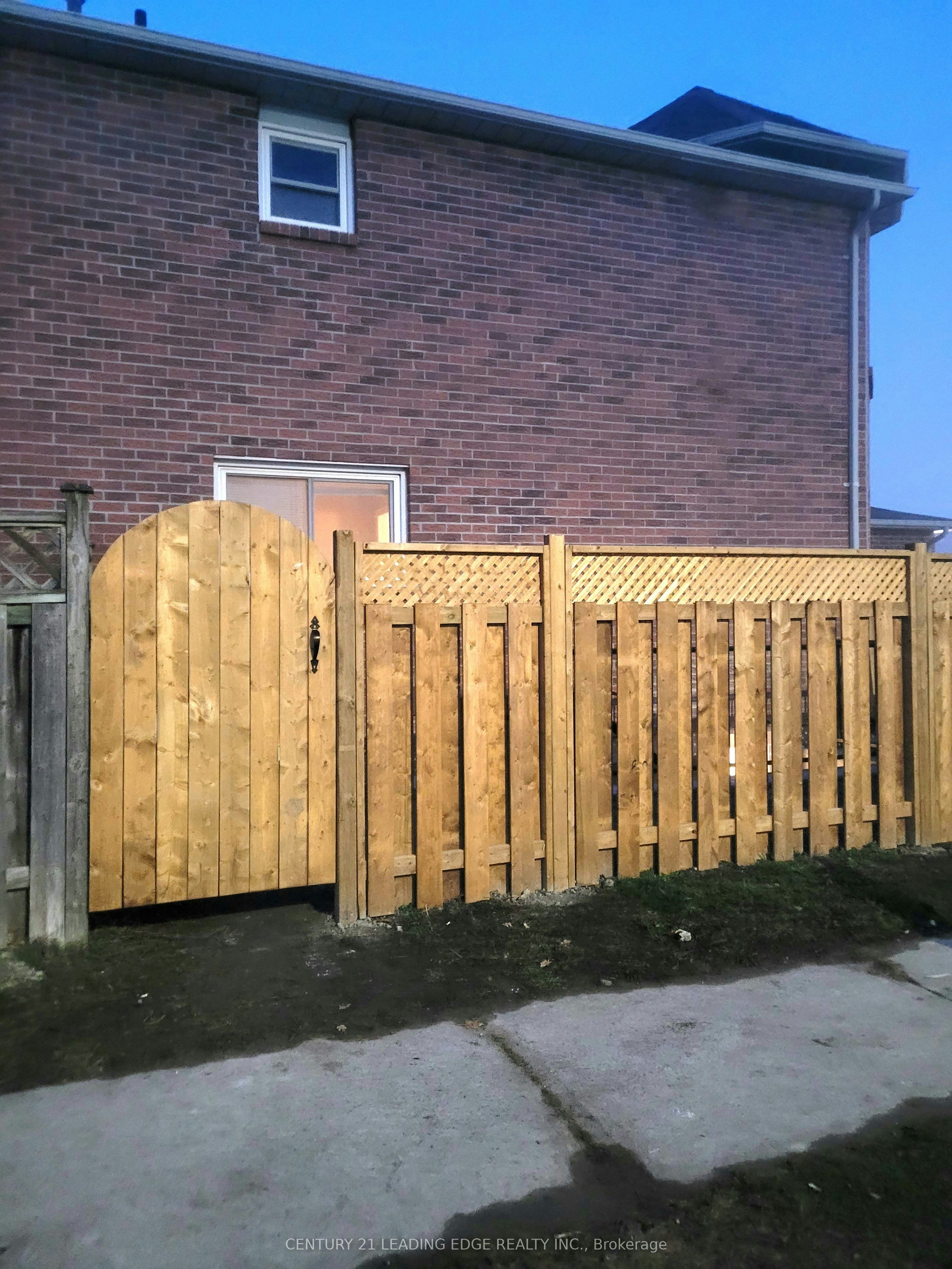 574 Strouds Lane, Pickering, ON, L1V 4S8 - 2