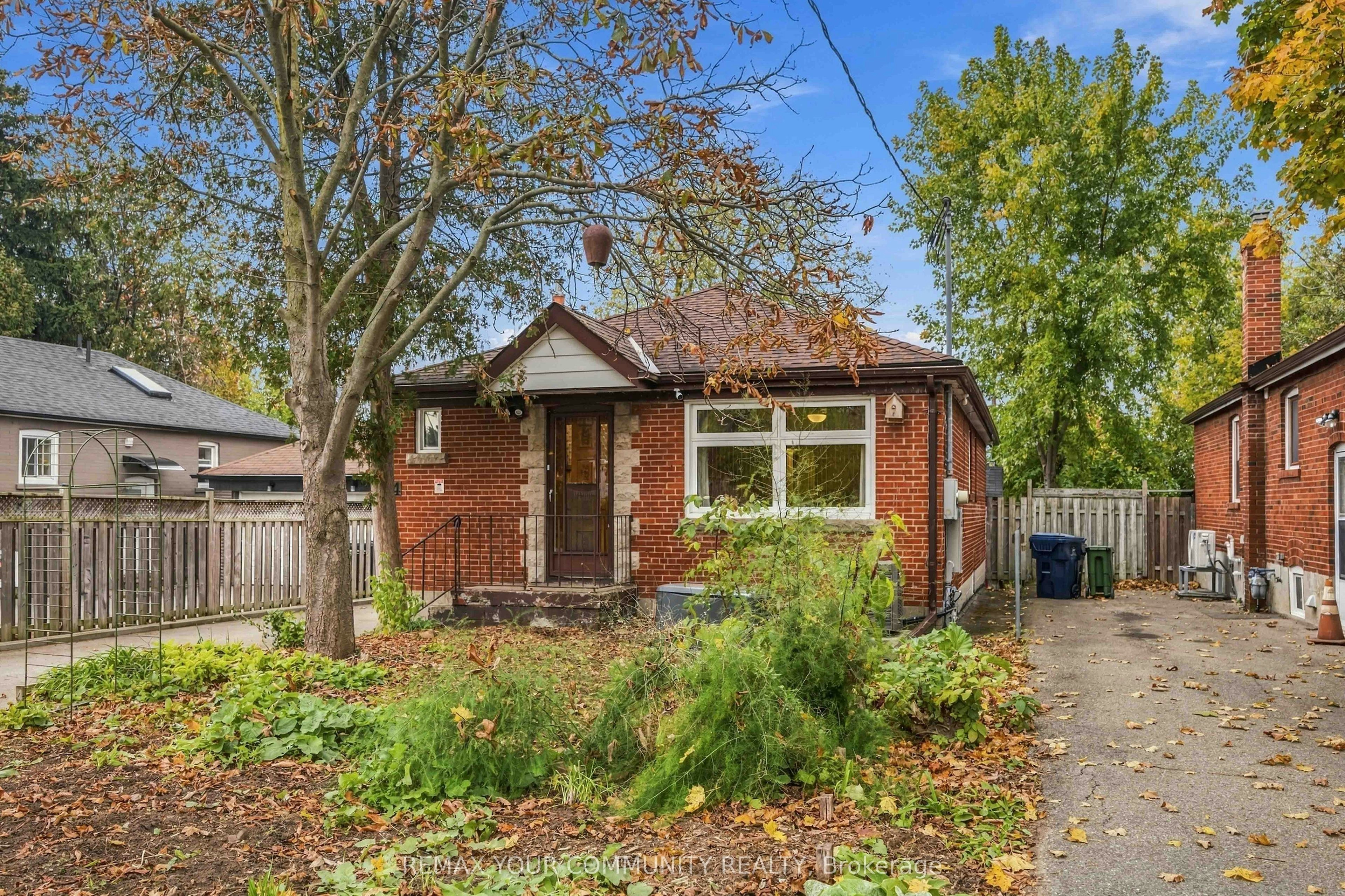 4 Waltonice Road, Toronto, ON, M1M 3G5