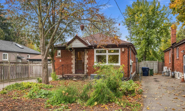 4 Waltonice Road