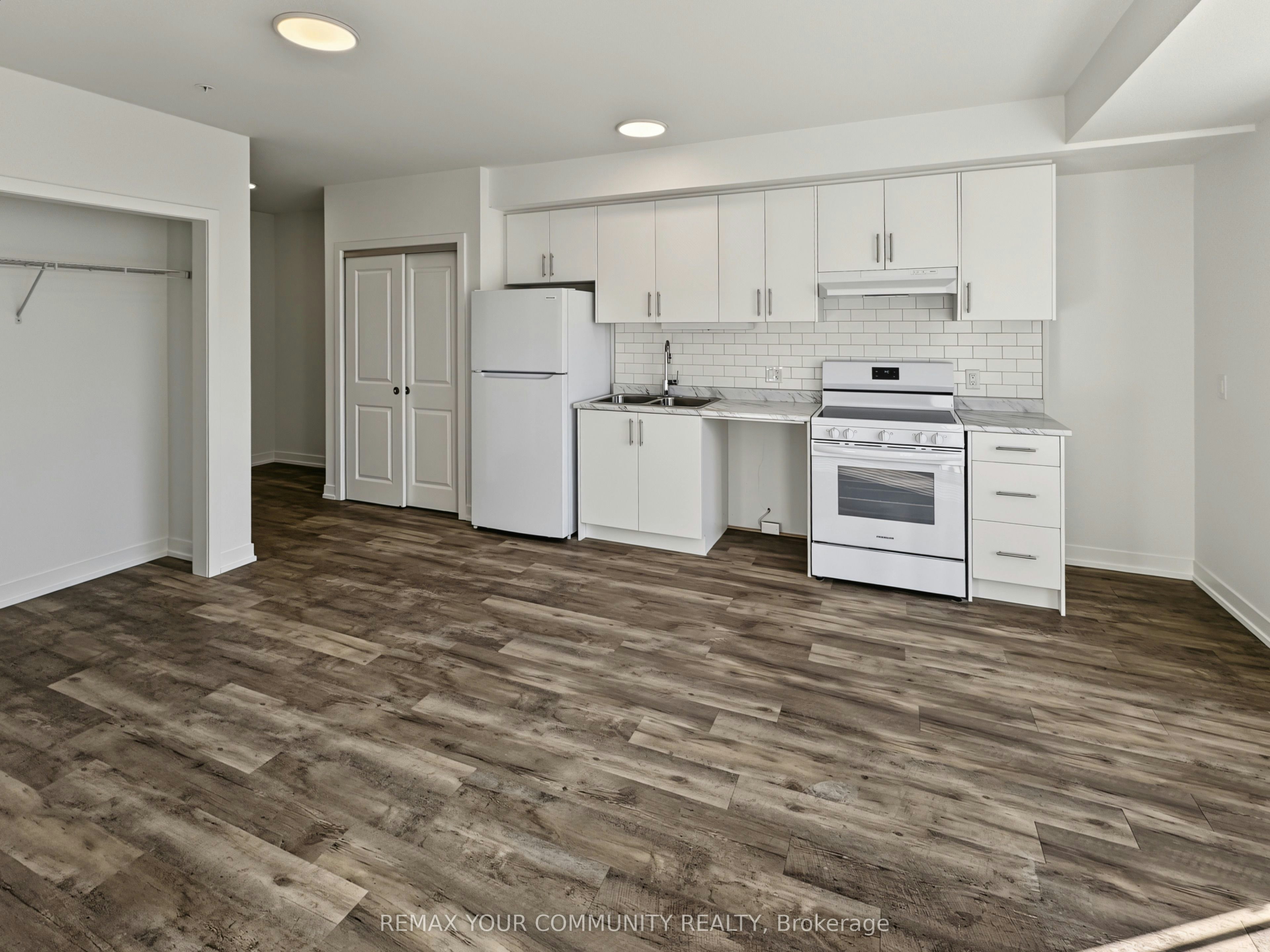 207-1687 Durham Regional Hwy 2 N/A, Clarington, ON, L1E 2R5 - 2