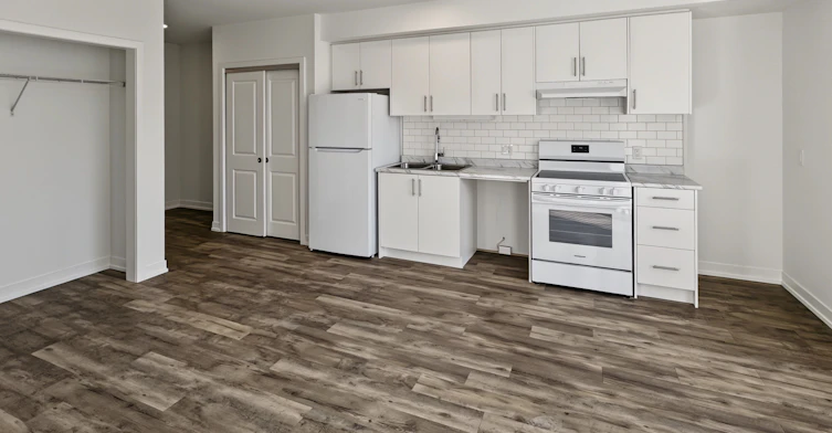 207-1687 Durham Regional Hwy 2 N/A, Clarington, ON, L1E 2R5 - 2