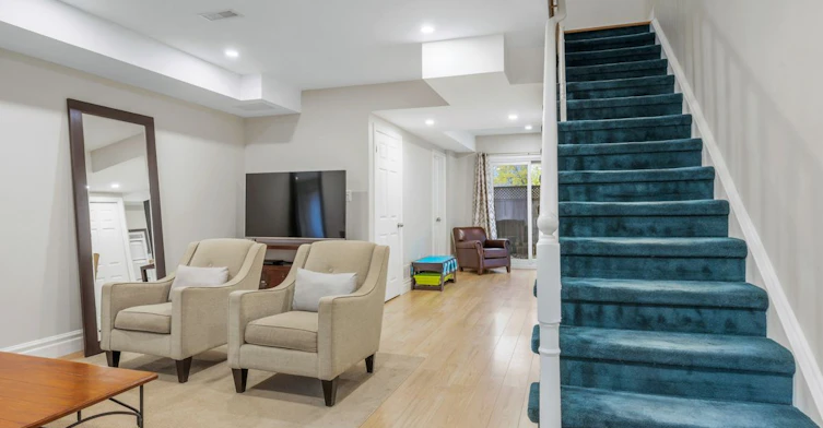 82 Kimberley Avenue, Toronto, ON, M4E 2Z5 - 9