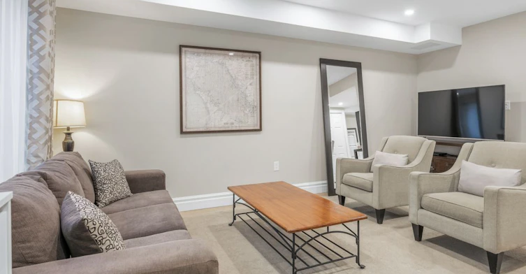 82 Kimberley Avenue, Toronto, ON, M4E 2Z5 - 4