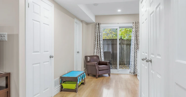 82 Kimberley Avenue, Toronto, ON, M4E 2Z5 - 6