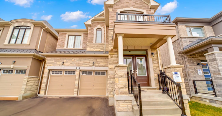 1410 Swallowtail Lane, Pickering, ON, L0H 1J0 - 3