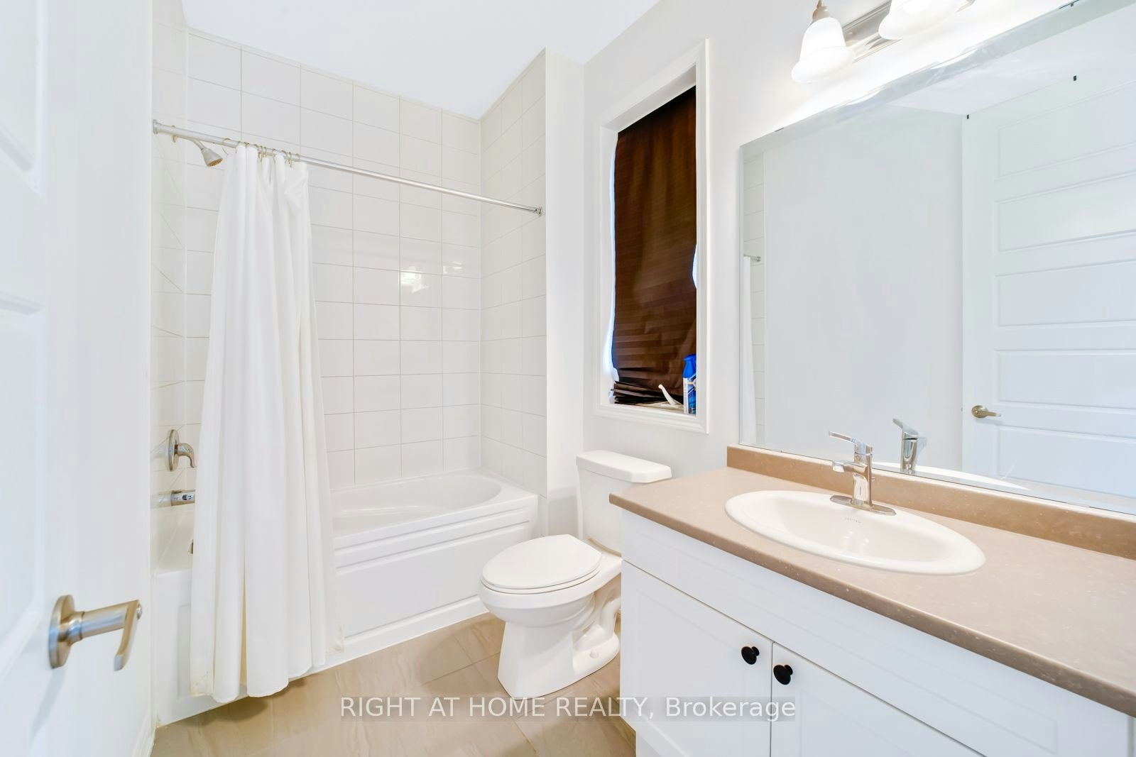 1410 Swallowtail Lane, Pickering, ON, L0H 1J0 - 26