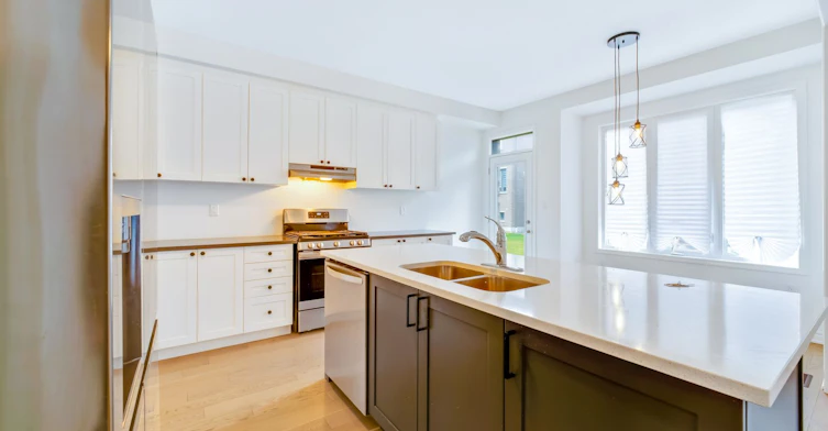 1410 Swallowtail Lane, Pickering, ON, L0H 1J0 - 13