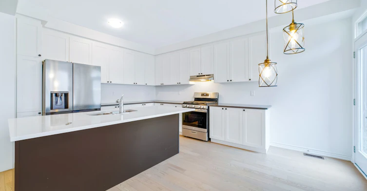 1410 Swallowtail Lane, Pickering, ON, L0H 1J0 - 12