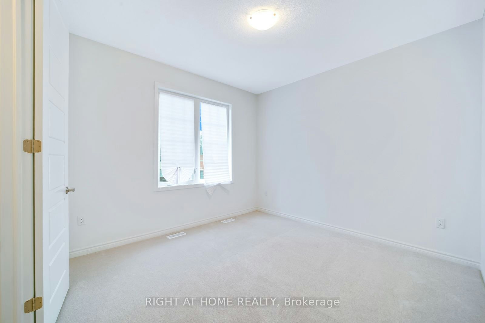 1410 Swallowtail Lane, Pickering, ON, L0H 1J0 - 27