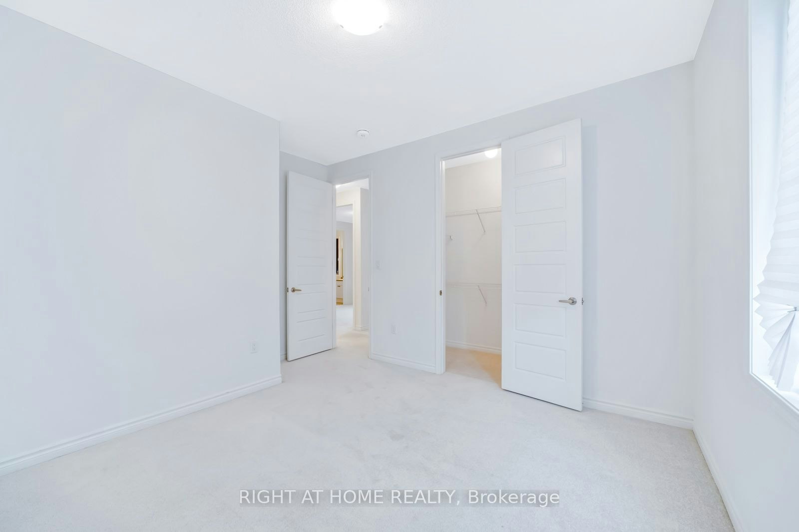 1410 Swallowtail Lane, Pickering, ON, L0H 1J0 - 28