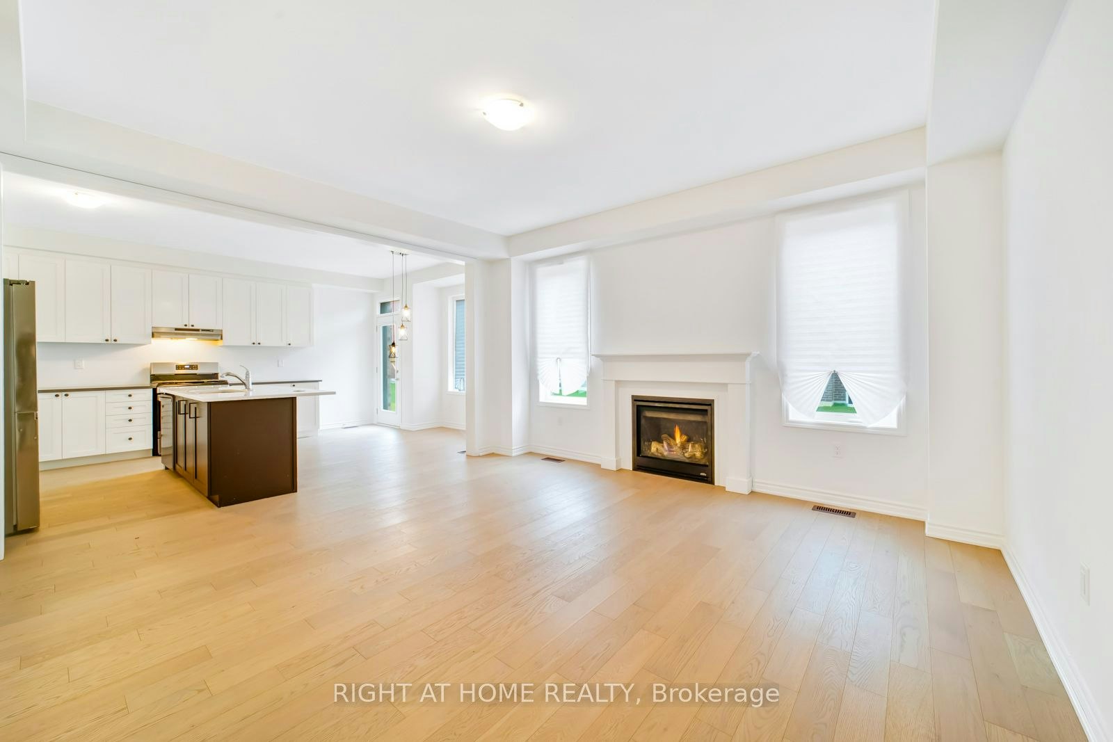 1410 Swallowtail Lane, Pickering, ON, L0H 1J0 - 10
