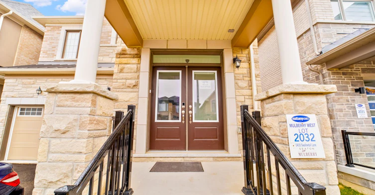 1410 Swallowtail Lane, Pickering, ON, L0H 1J0 - 4
