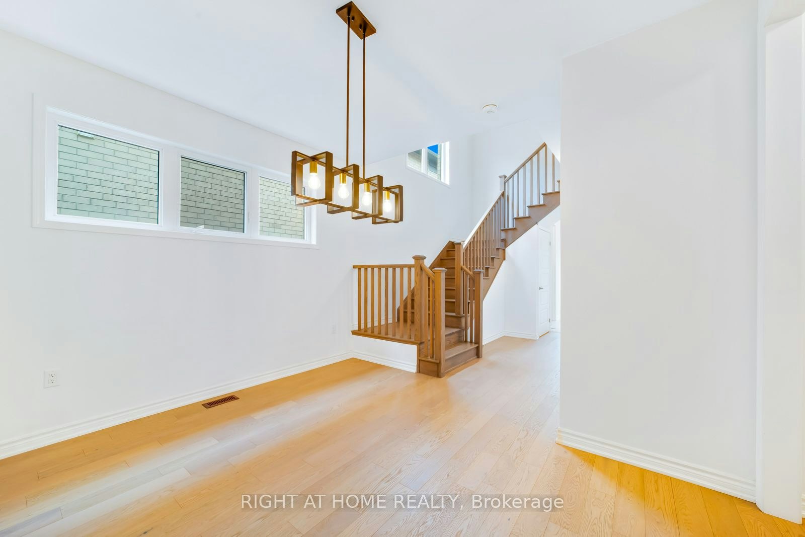 1410 Swallowtail Lane, Pickering, ON, L0H 1J0 - 9