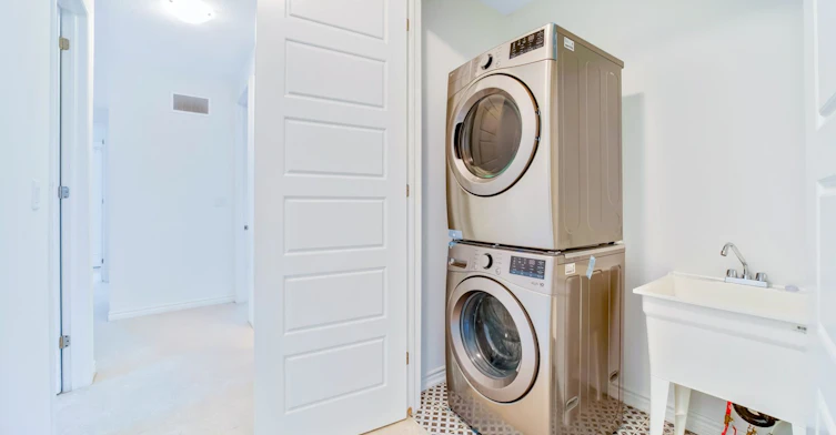 1410 Swallowtail Lane, Pickering, ON, L0H 1J0 - 33