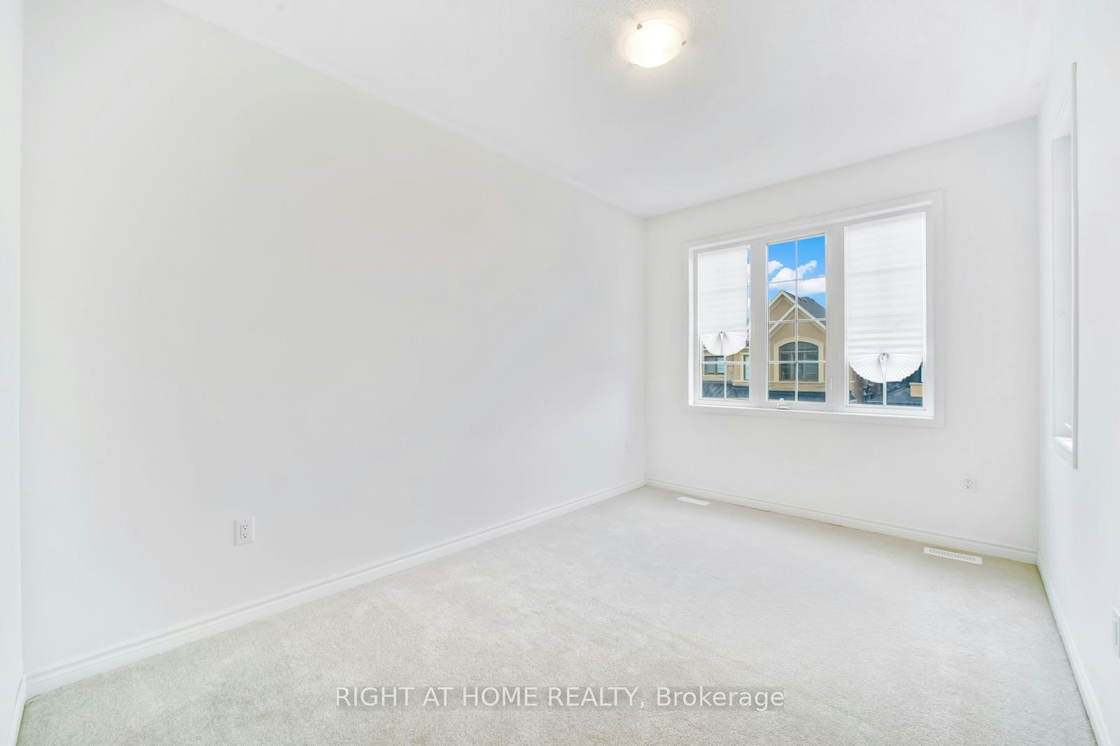 1410 Swallowtail Lane, Pickering, ON, L0H 1J0 - 29