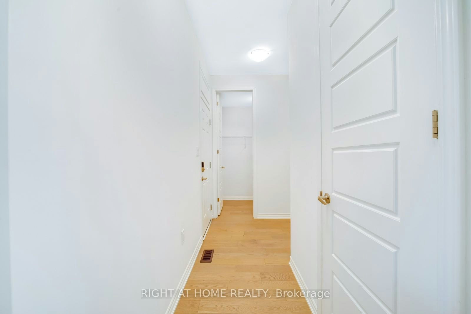 1410 Swallowtail Lane, Pickering, ON, L0H 1J0 - 16