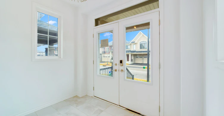 1410 Swallowtail Lane, Pickering, ON, L0H 1J0 - 5