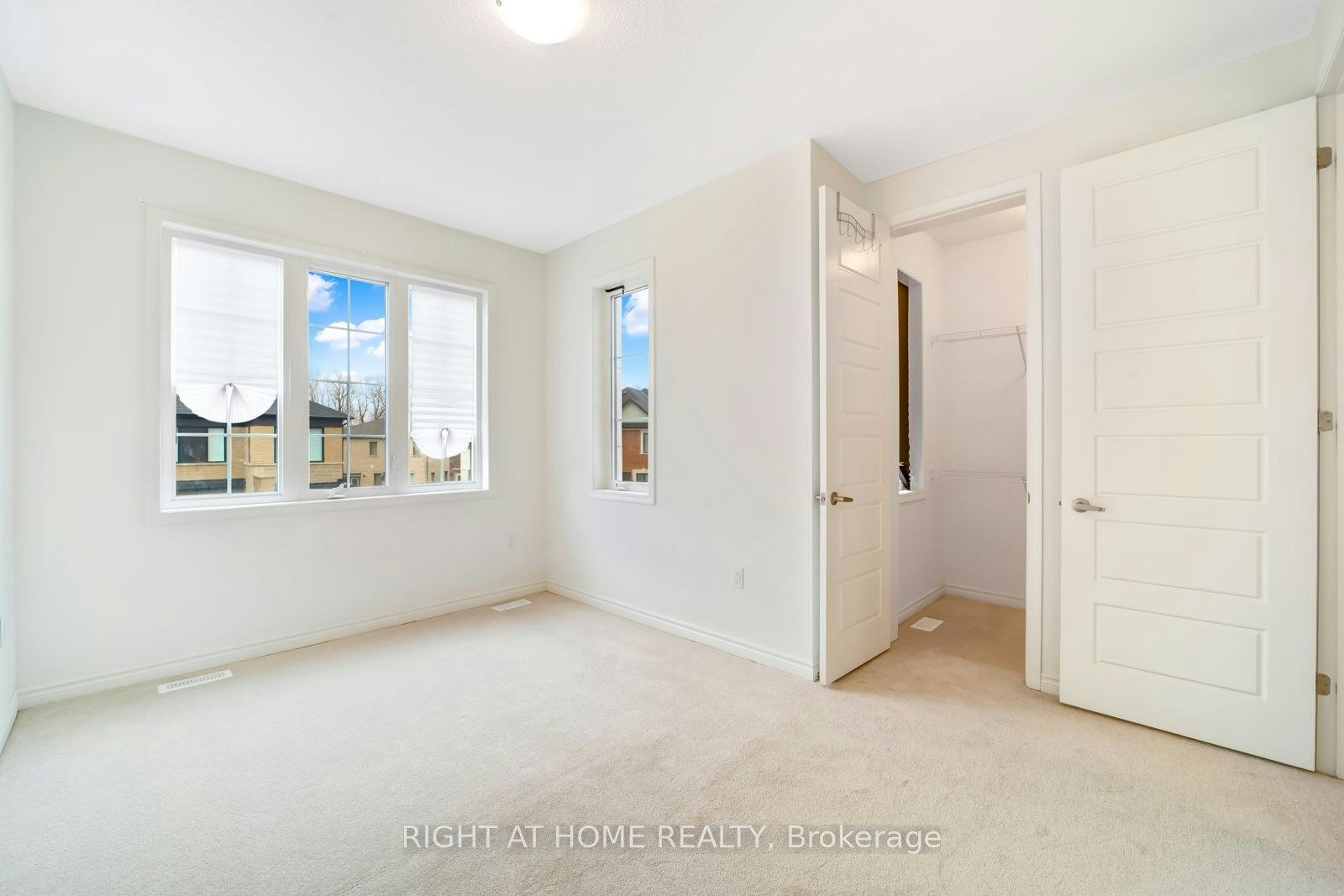 1410 Swallowtail Lane, Pickering, ON, L0H 1J0 - 31