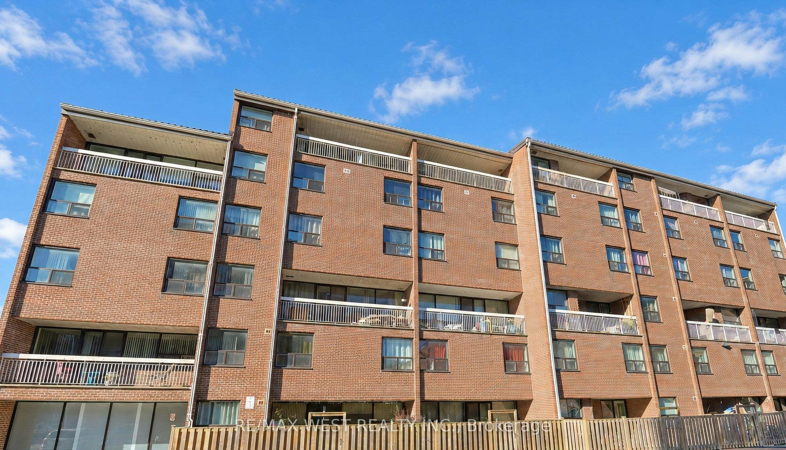 221C-4064 Lawrence Avenue E, Toronto, ON, M1E 4V6