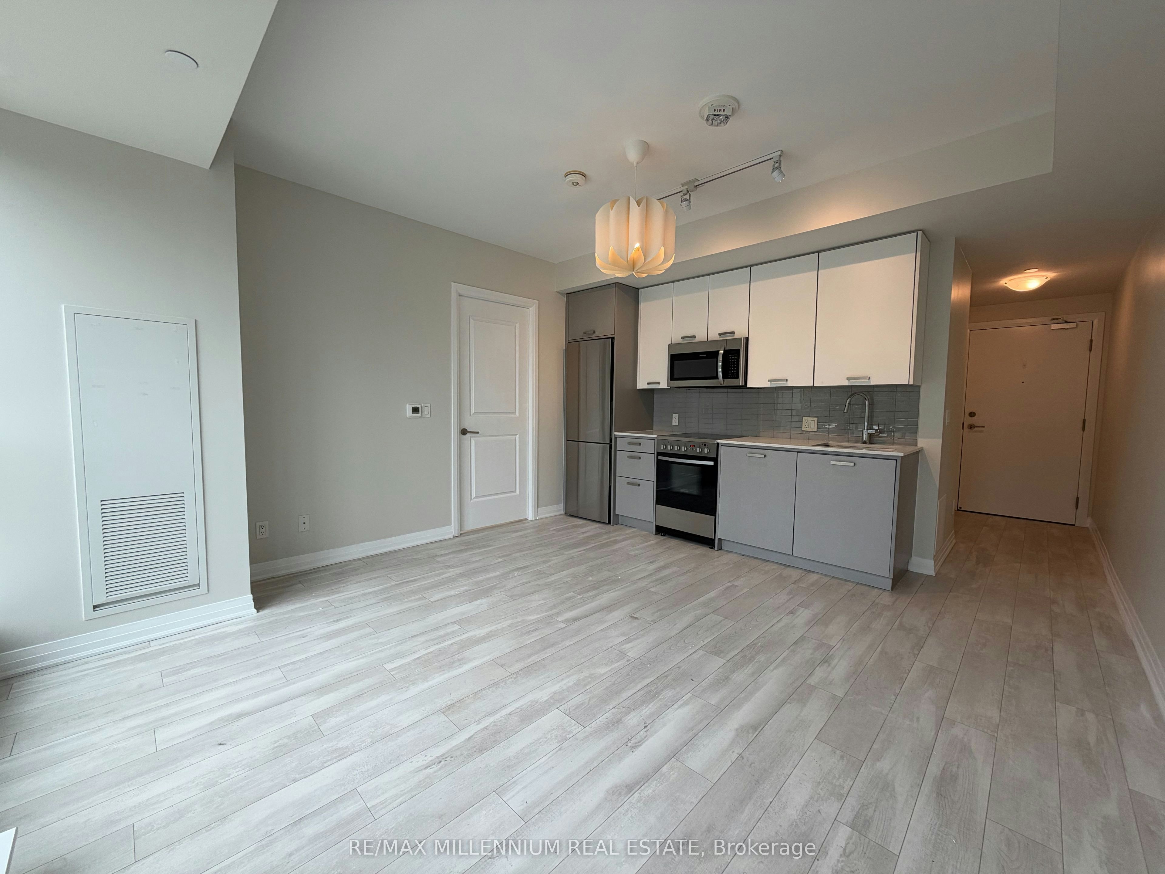 608-1630 Queen Street E, Toronto, ON, M4L 0B3