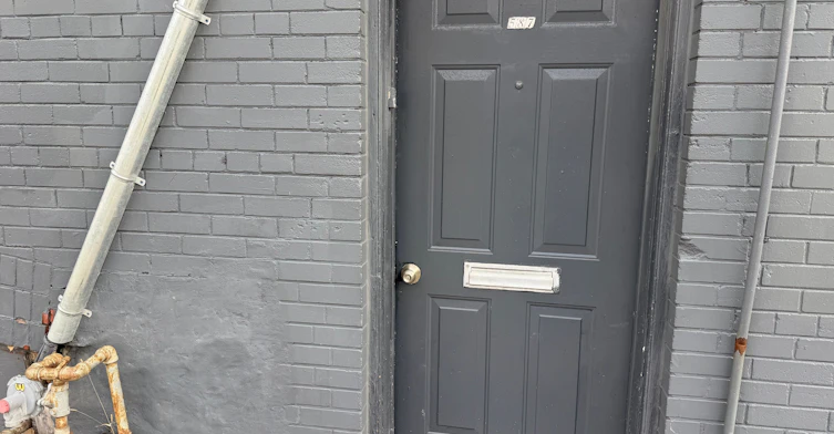 587 Jones Avenue, Toronto, ON, M4J 1L8 - 4