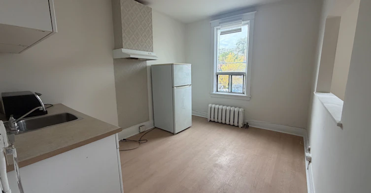 587 Jones Avenue, Toronto, ON, M4J 1L8 - 2