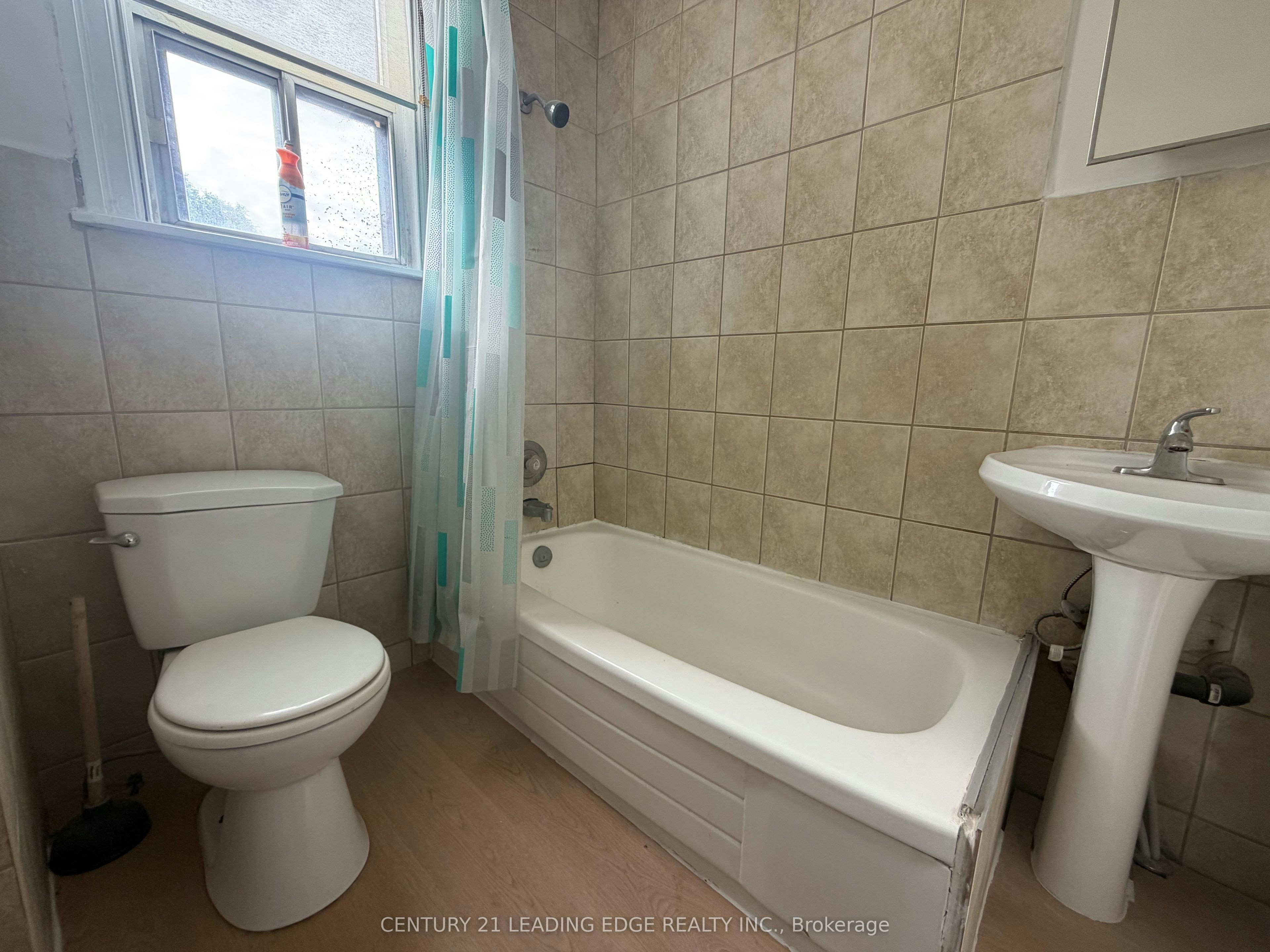 587 Jones Avenue, Toronto, ON, M4J 1L8 - 6