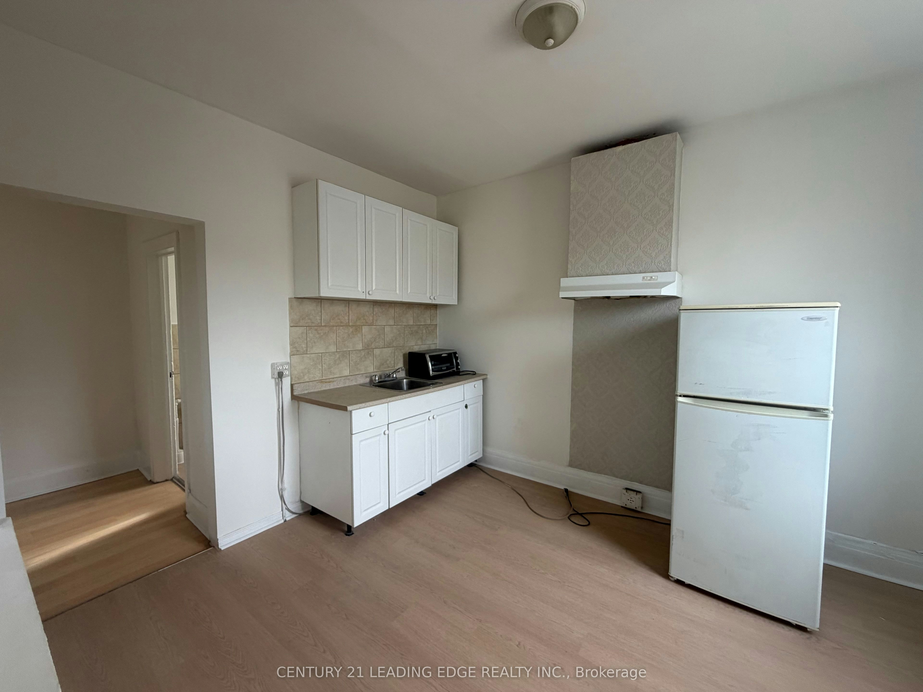 587 Jones Avenue, Toronto, ON, M4J 1L8