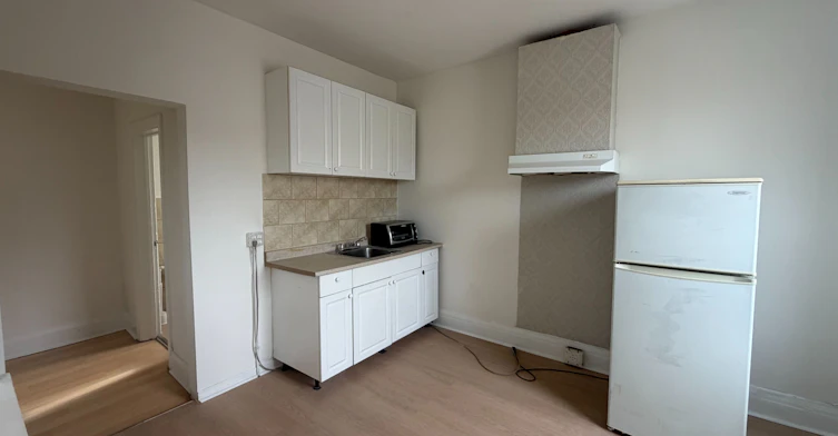 587 Jones Avenue, Toronto, ON, M4J 1L8