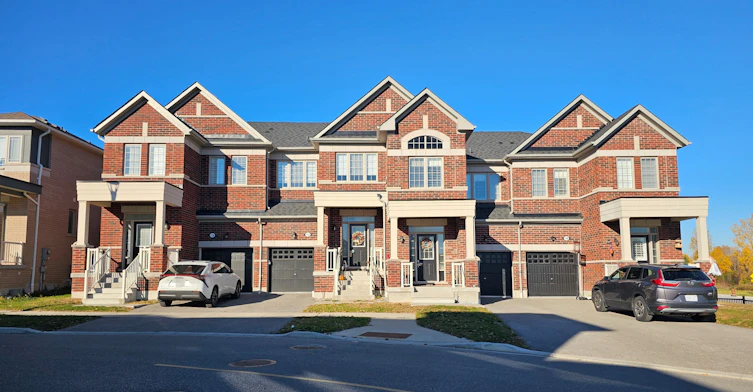 1154 Sepia Square, Pickering, ON, L1X 0H1