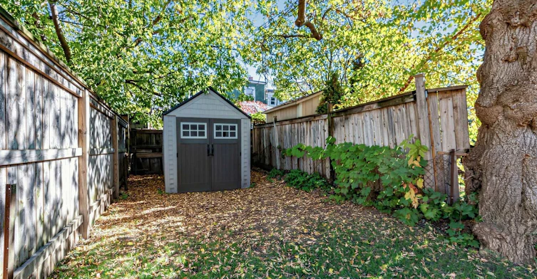 67 Amroth Avenue, Toronto, ON, M4C 4H3 - 23
