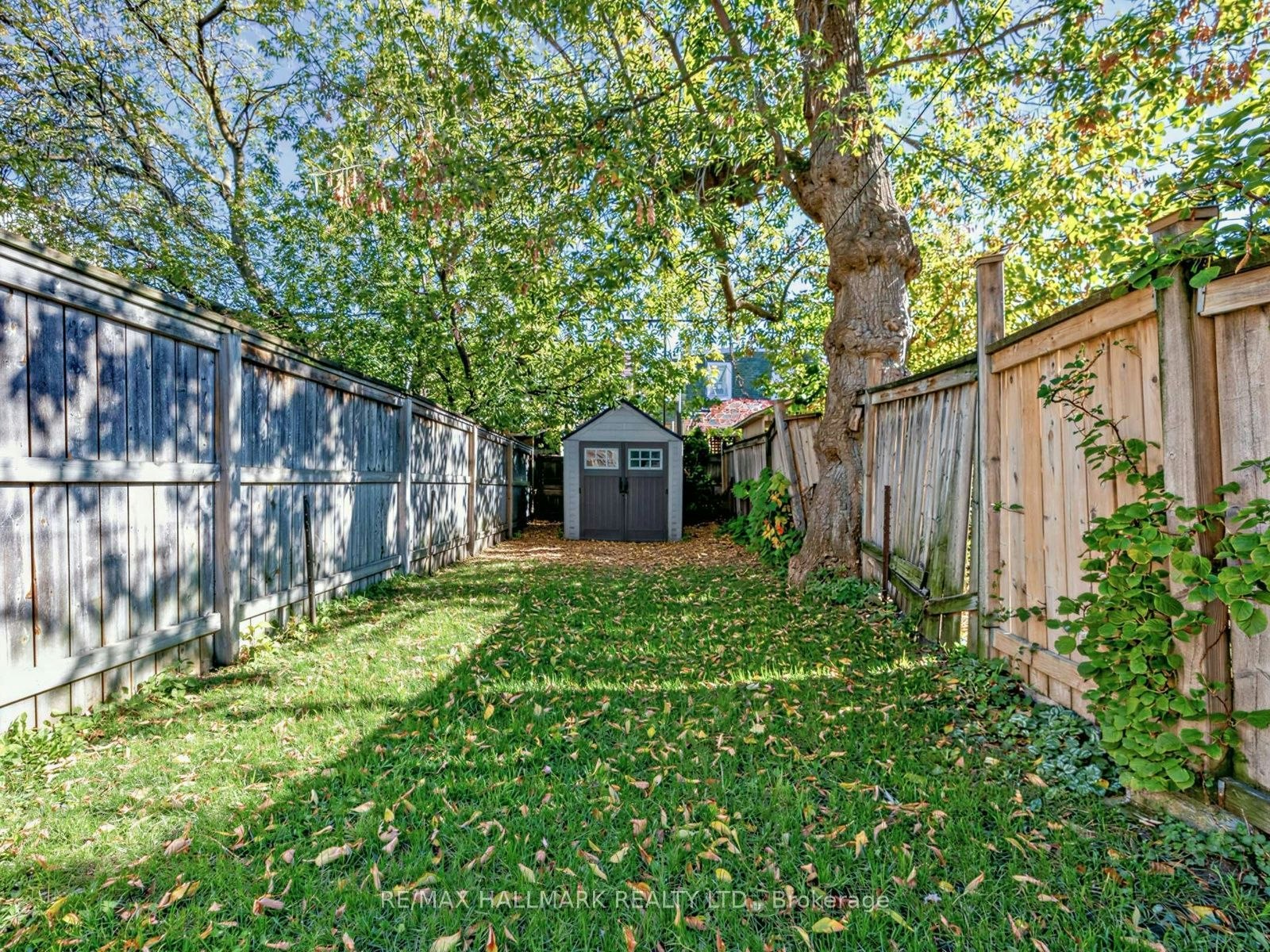67 Amroth Avenue, Toronto, ON, M4C 4H3 - 21