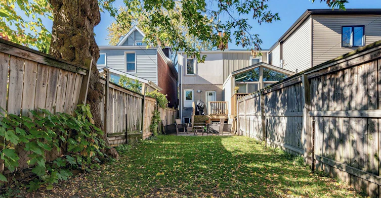 67 Amroth Avenue, Toronto, ON, M4C 4H3 - 24