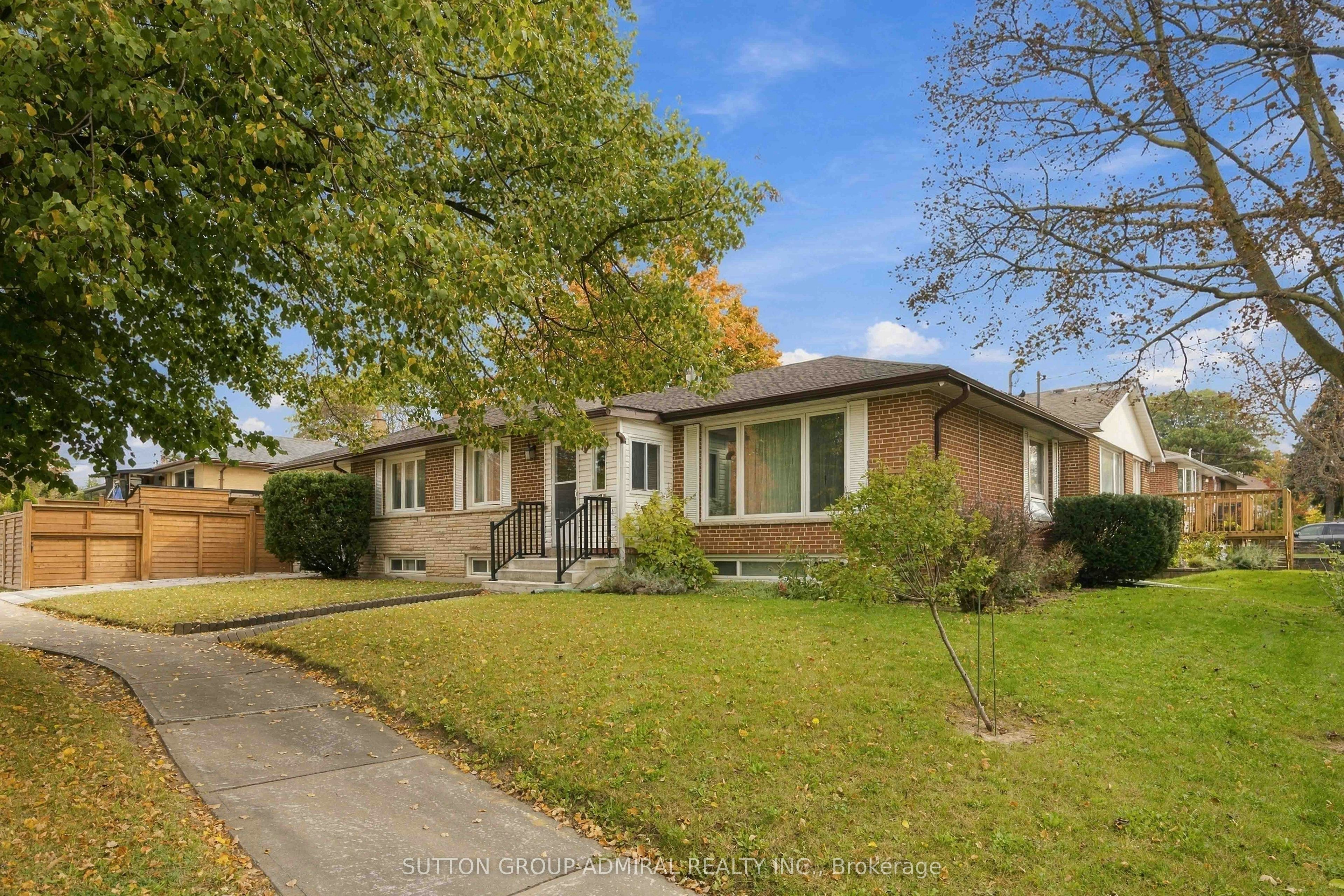 11 Summerglade Drive, Toronto, ON, M1S 1W8