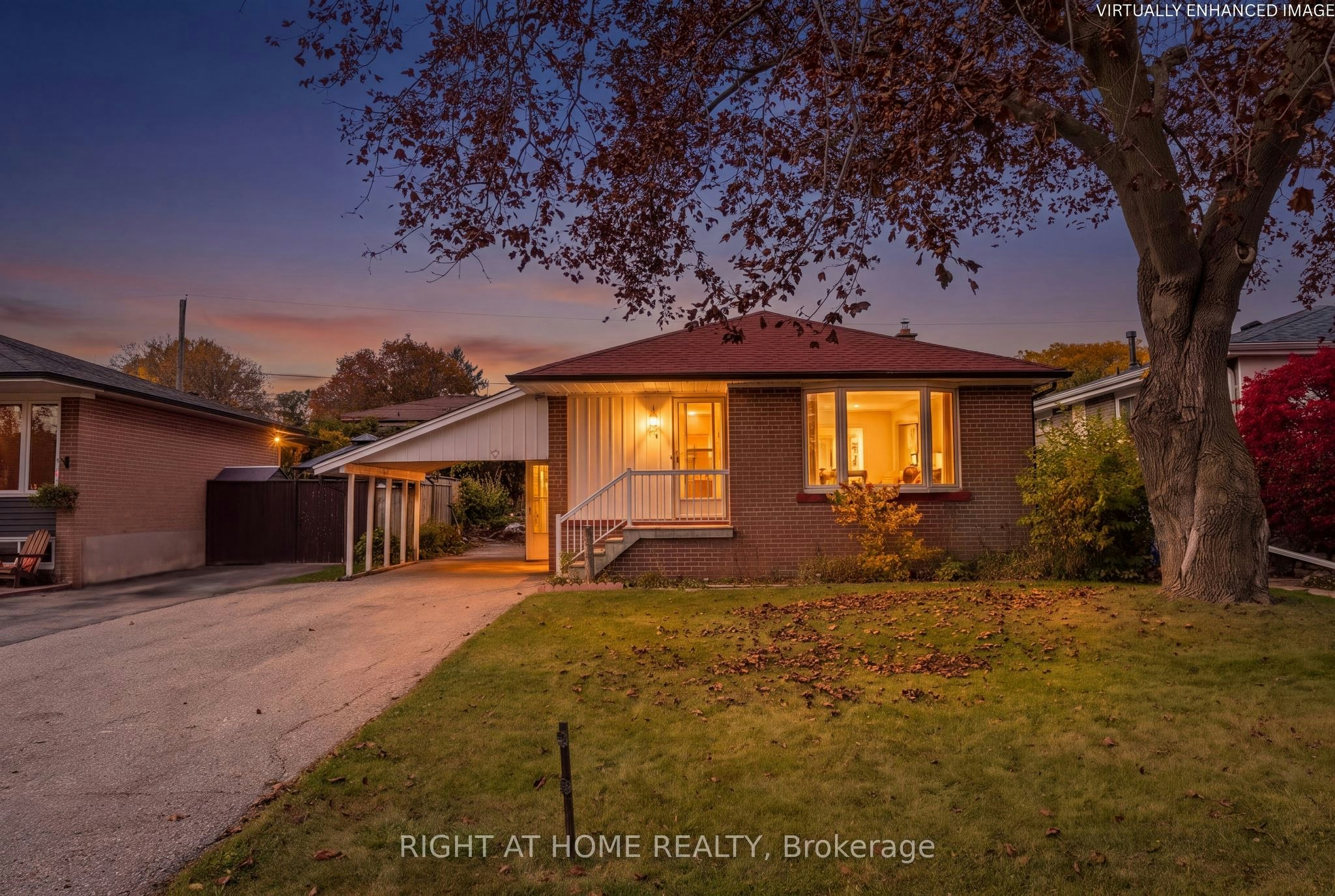 874 Grenoble Boulevard, Pickering, ON, L1W 1T8