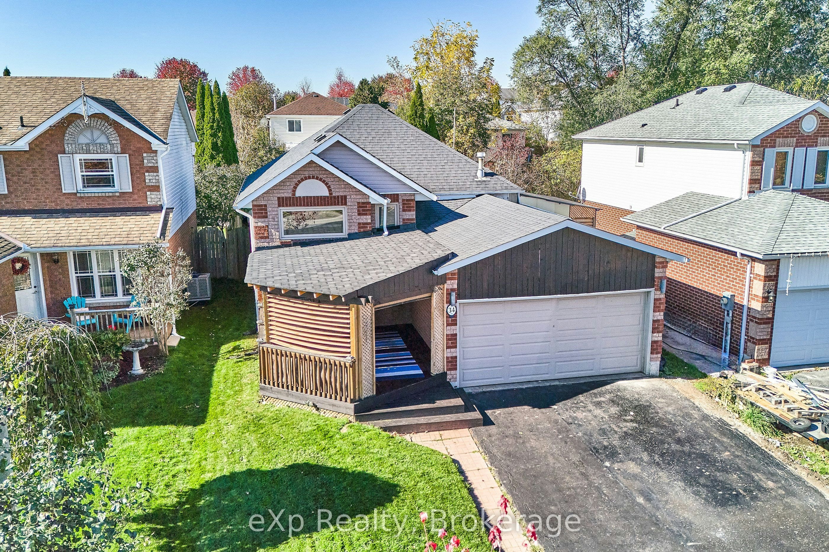 34 Hooper Square, Clarington, ON, L1C 4X8