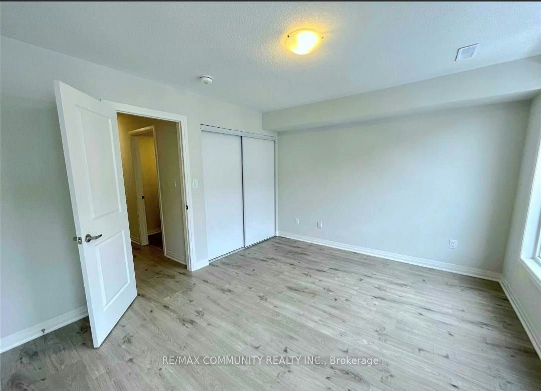 1728 Pleasure Valley Path, Oshawa, ON, L1G 0E3 - 4