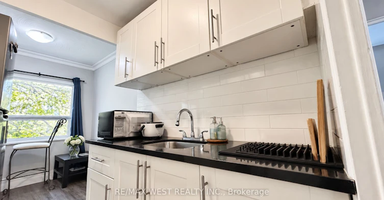 306-1243 Broadview Avenue, Toronto, ON, M4K 2T3 - 10
