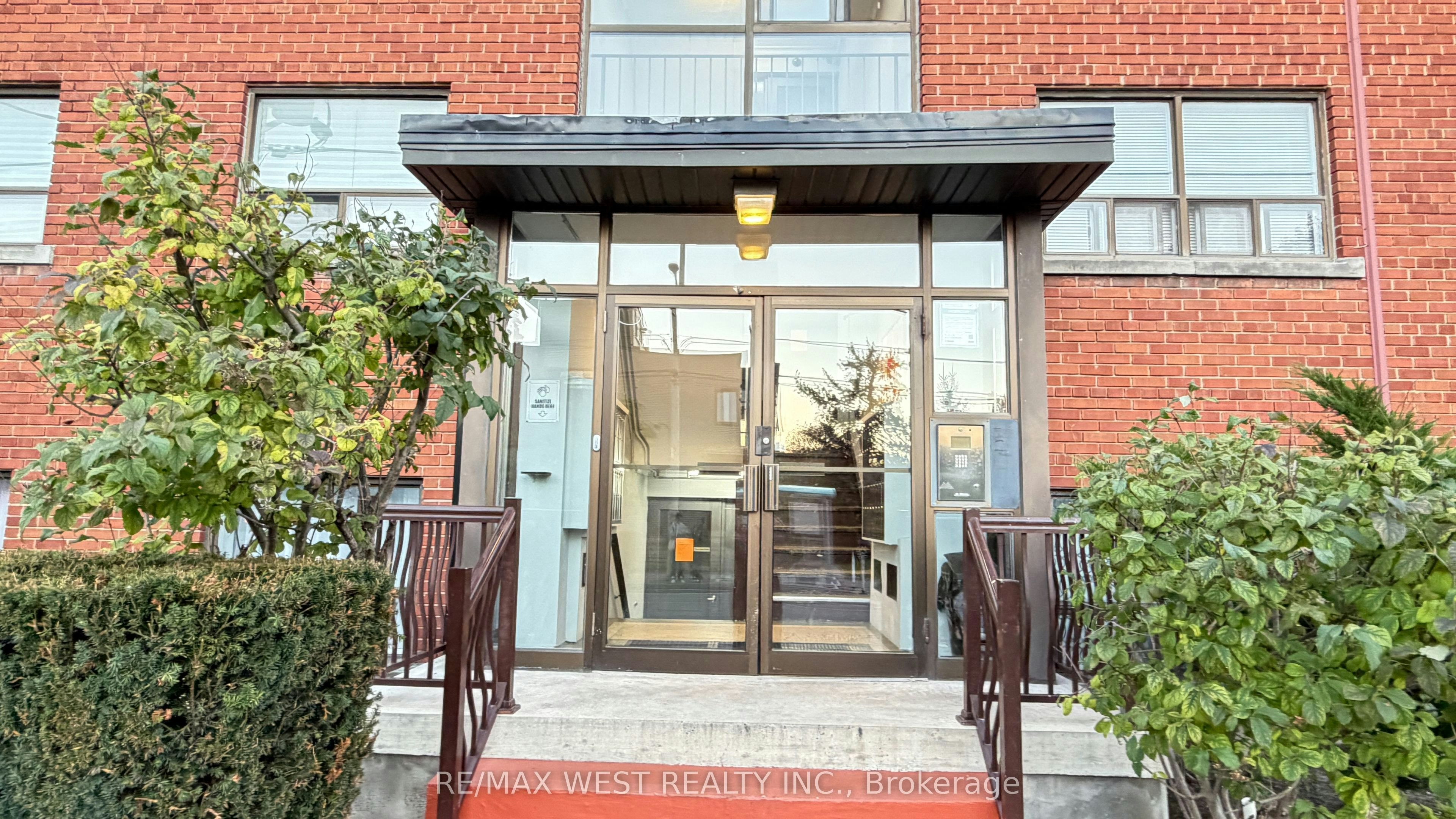 306-1243 Broadview Avenue, Toronto, ON, M4K 2T3 - 2