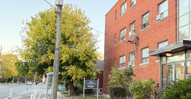 306-1243 Broadview Avenue, Toronto, ON, M4K 2T3
