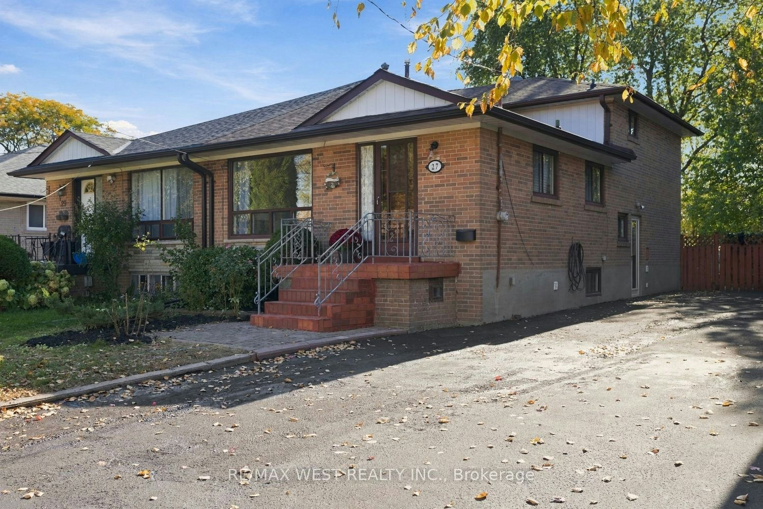 27 Gardentree Street, Toronto, ON, M1E 2E8
