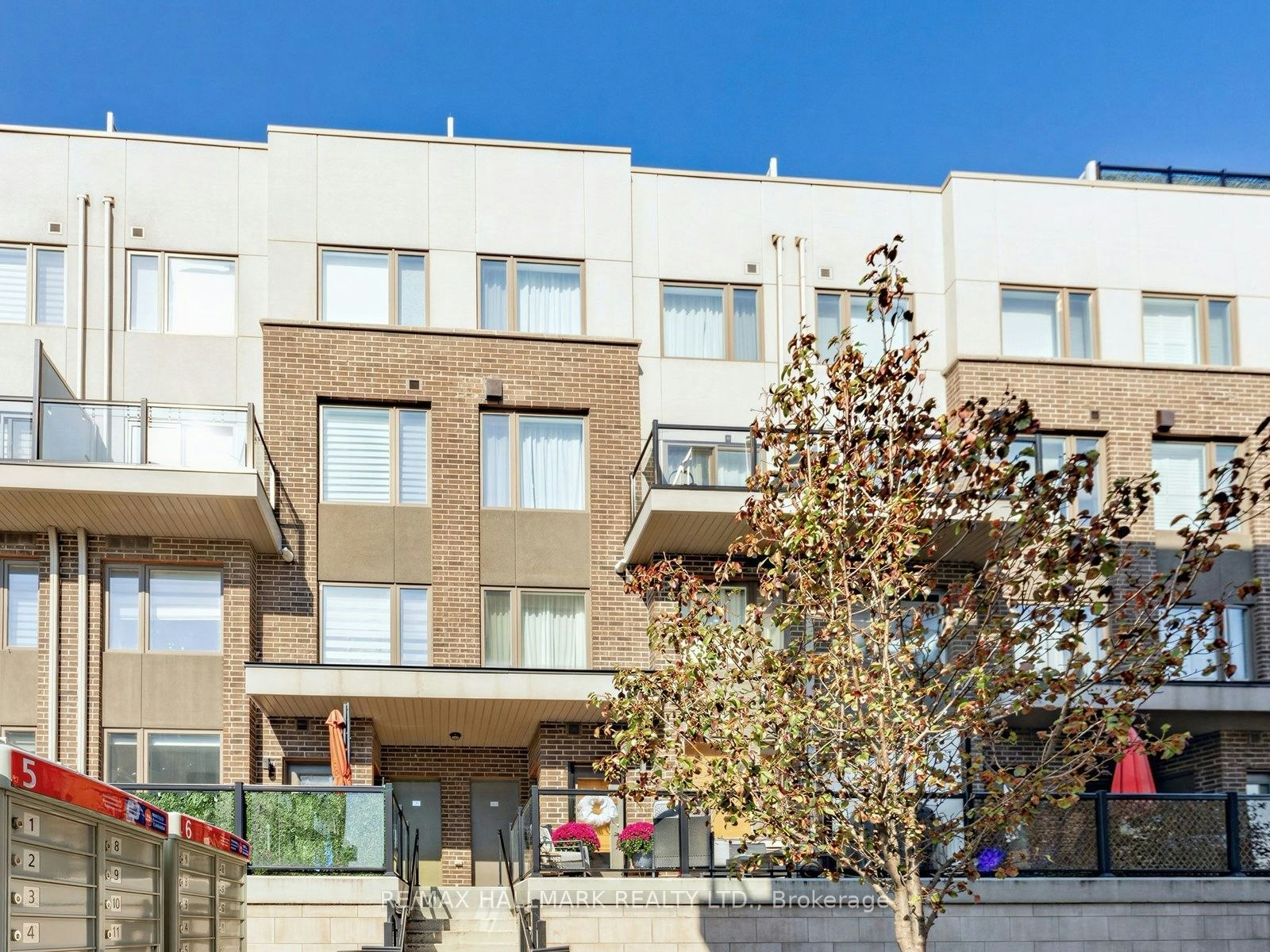 218-1460 Whites Road, Pickering, ON, L1V 1R4 - 2