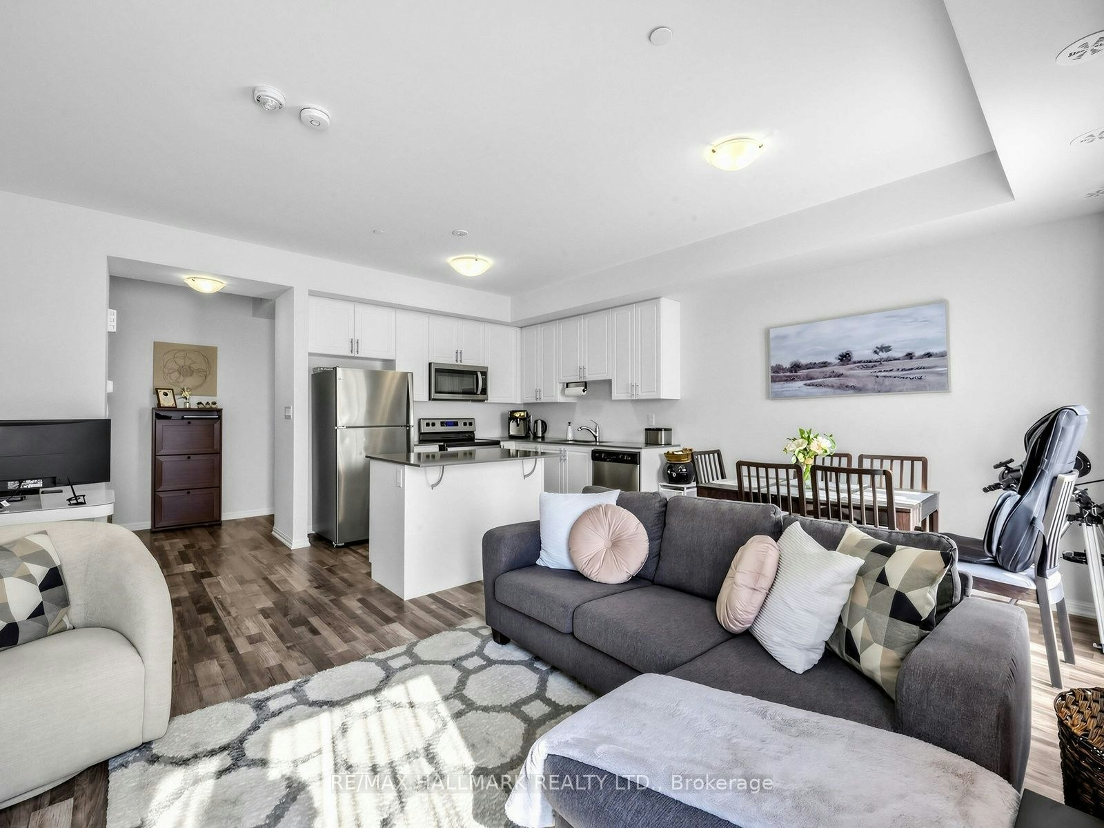218-1460 Whites Road, Pickering, ON, L1V 1R4