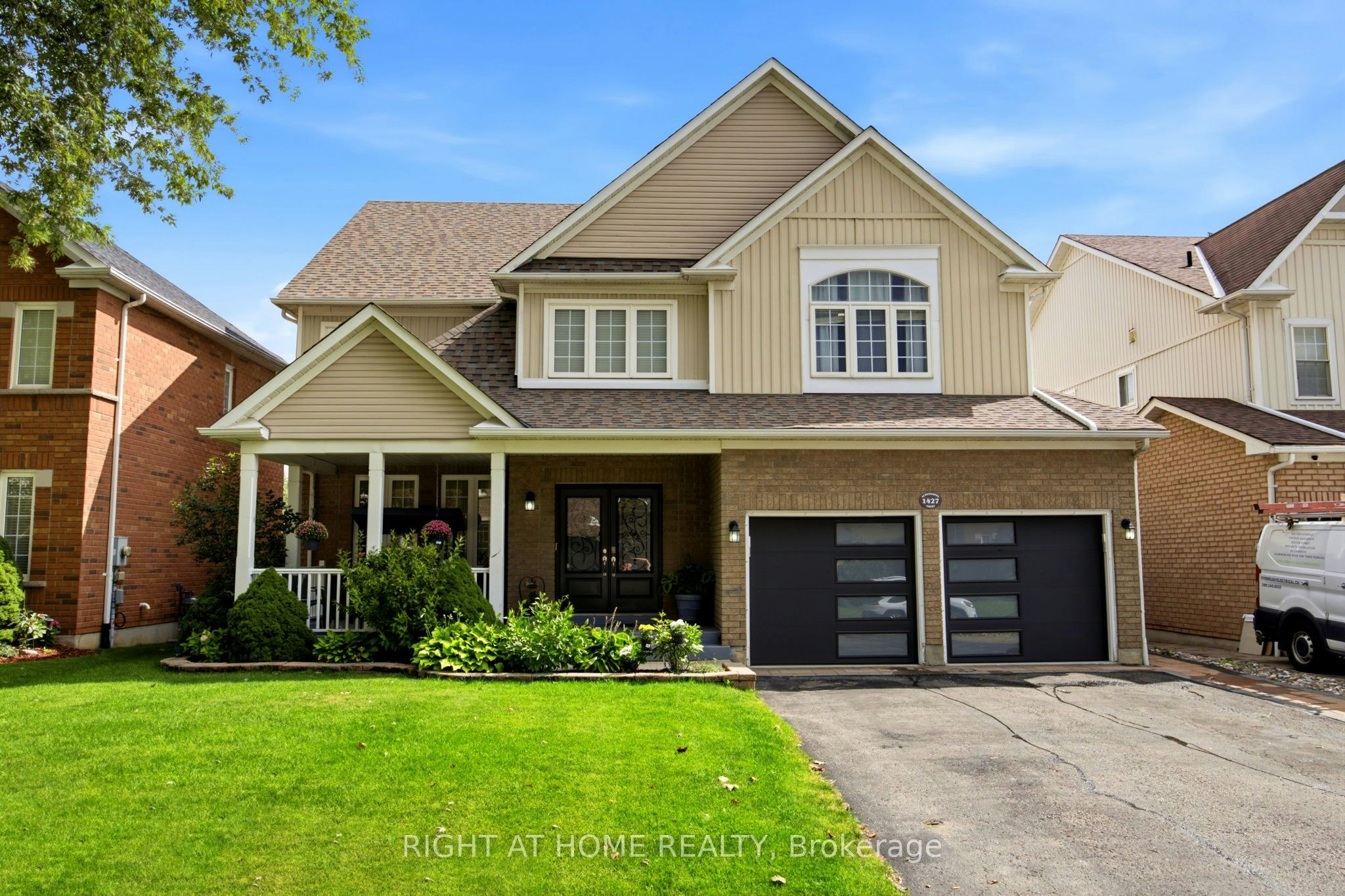 1427 Aldergrove Court, Oshawa, ON, L1K 2Y4