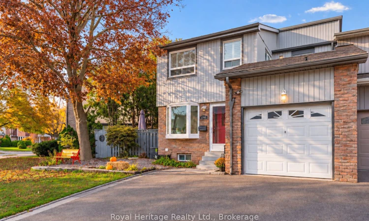 1795 Bronte Square