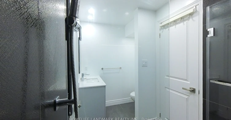 970 Greenwood Avenue, Toronto, ON, M4J 4C3 - 17